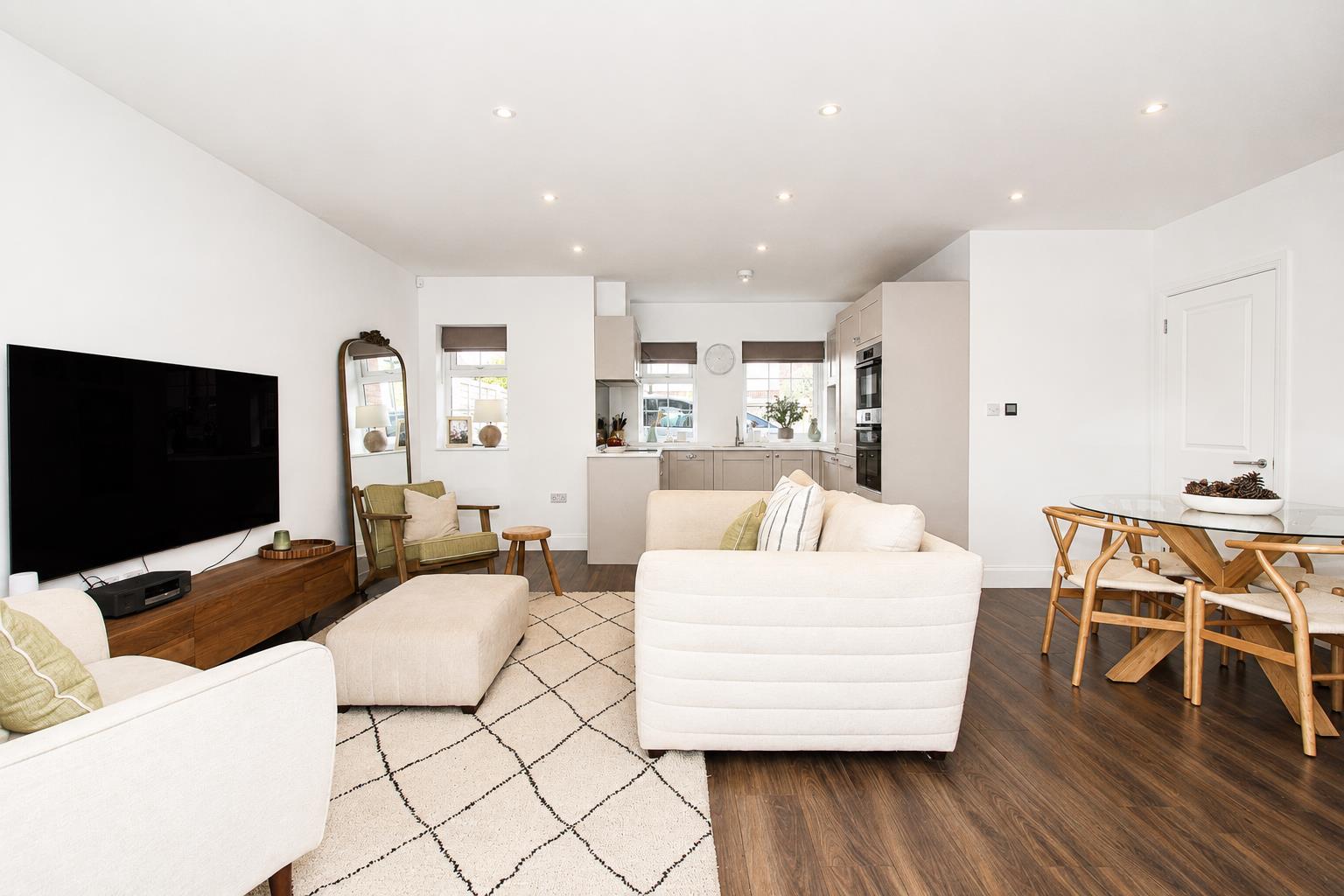 3 bed property in Dunsbury Drive, South Croydon